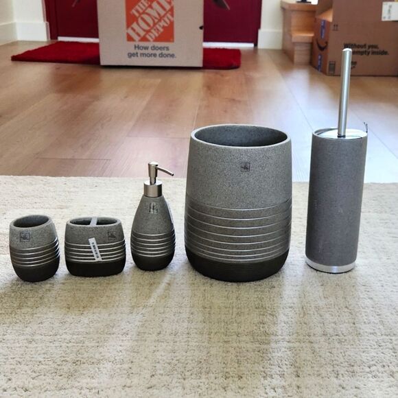 Sahara Grey Bathroom Accessory Set (Bedbath&beyond) - Picture 2 of 14